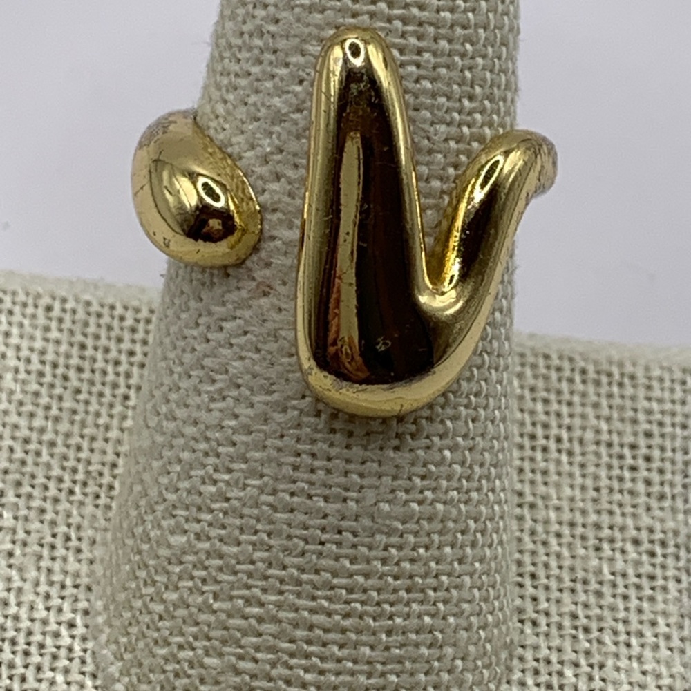 Elegant Gold Ring